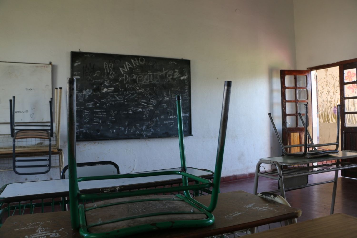 El Gobierno ratificó las clases presenciales, pero docentes denuncian aprietes del CGE