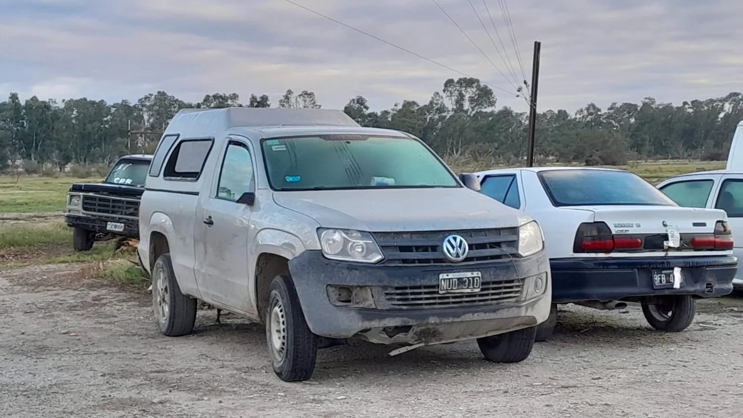 La camioneta que trasladó a los cadáveres el Hospital y en la que se halló el Handy de Ñancucheo.