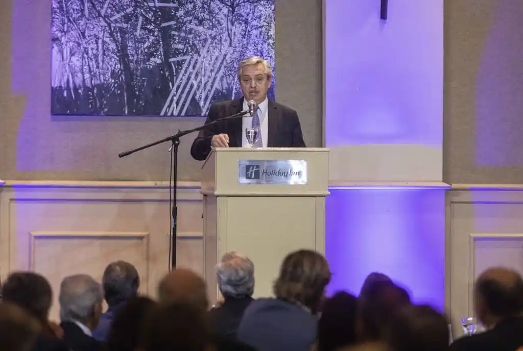 Fernández propone negociar la deuda en forma “seria y sensata”