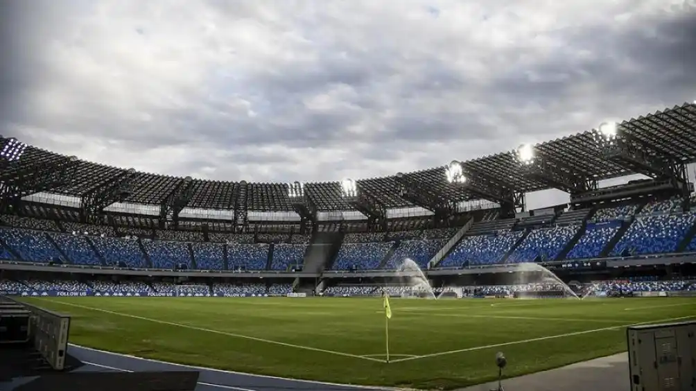 El estadio de Nápoles se llama formalmente «Diego Armando Maradona»