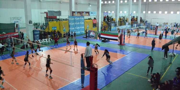 Primer día de juego en ambas ramas
