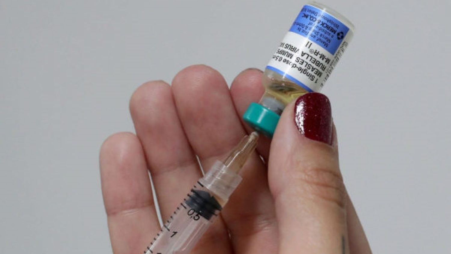 ¡PIDEN MEJORAR VACUNAS! Academia de Medicina ante posibles brotes de sarampión