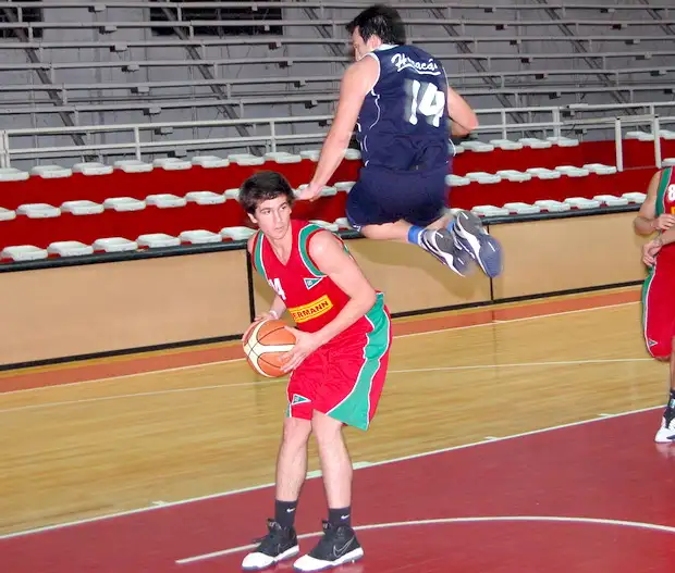 Básquet Provincial: Neptunia derrotó a Huracán de Villaguay en amistoso