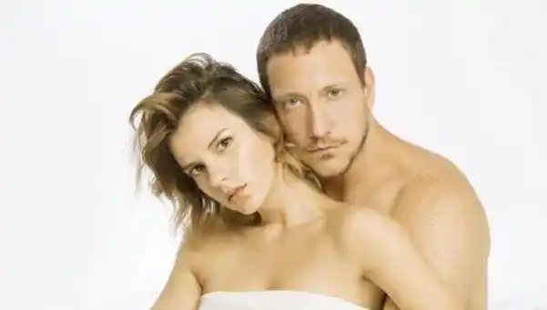 Se casan Nico Vázquez y Gimena Accardi... ¡en la playa!