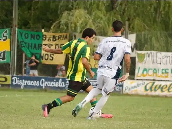 Pebu Izaurralde en el partido donde sufrió la severa lesión (crédito: IG Gol Entra).