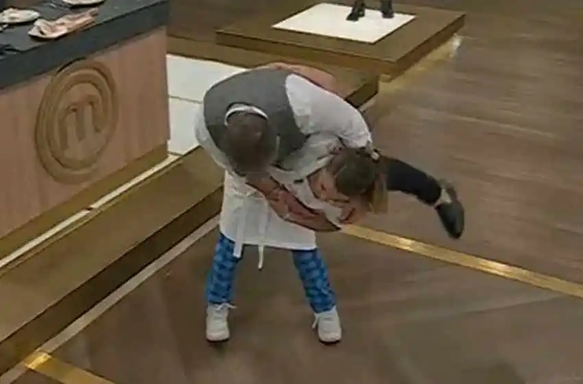 Como en los Juegos Olímpicos: Peque Pareto tumbó con una toma de judo a Donato de Santis en MasterChef Celebrity 3