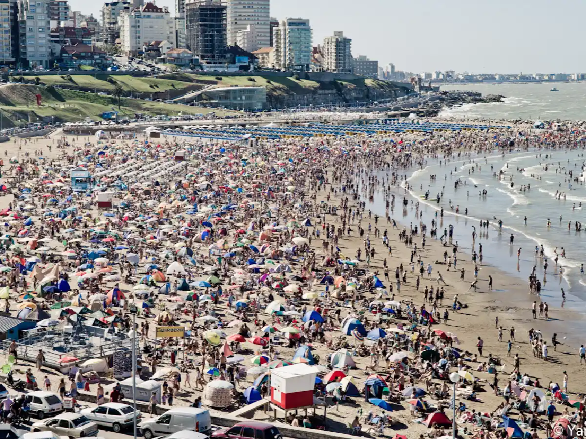 Mar del Plata dotará de servicios al turista en sus playas públicas