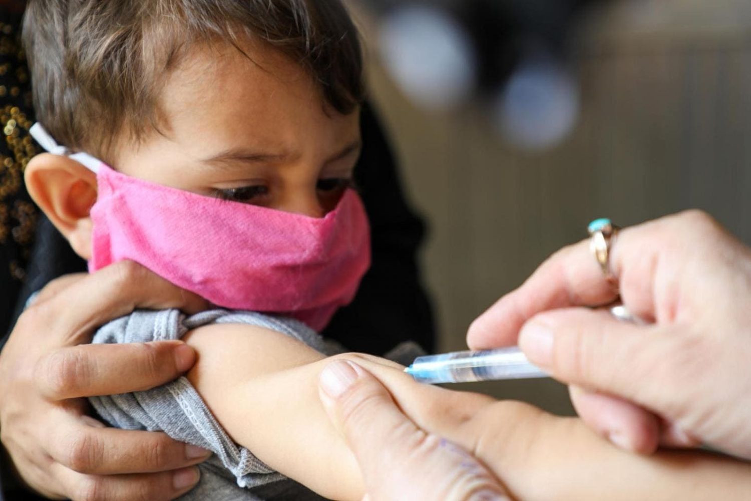 Covid-19: Comienza la campaña de vacunación para niños de entre 6 meses y 3 años