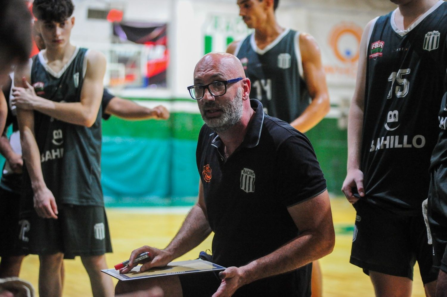 Diego Berardi dirigió a Racing en la última Liga Federal de Mayores y trabaja como entrenador principal en formativas.