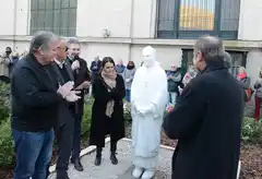 En un emotivo acto, se implantó la escultura del Padre Troncoso en el Paseo de las Personalidades