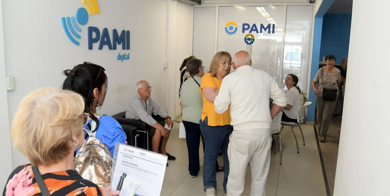 El subsidio se actualiza semestralmente y exige presentar diagnóstico médico para acceder. Créditos: Guillermo Di Salvatore