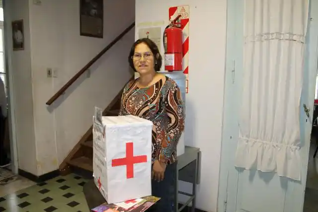 Cruz Roja realiza una campaña solidaria para juntar alimentos