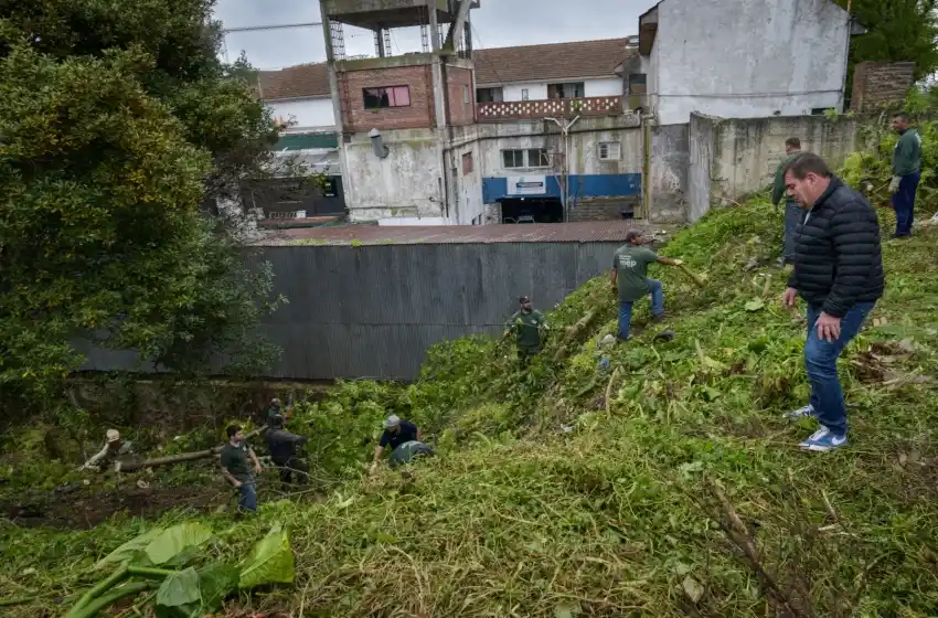 El Municipio ya retiró 88 toneladas de residuos de terrenos privados abandonados