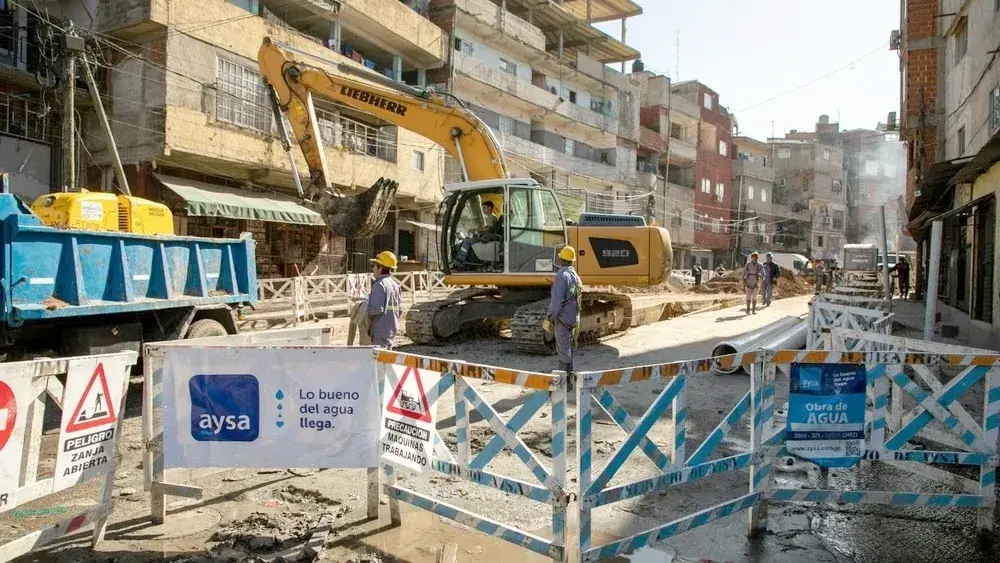 Trabajadores de la empresa AySA.