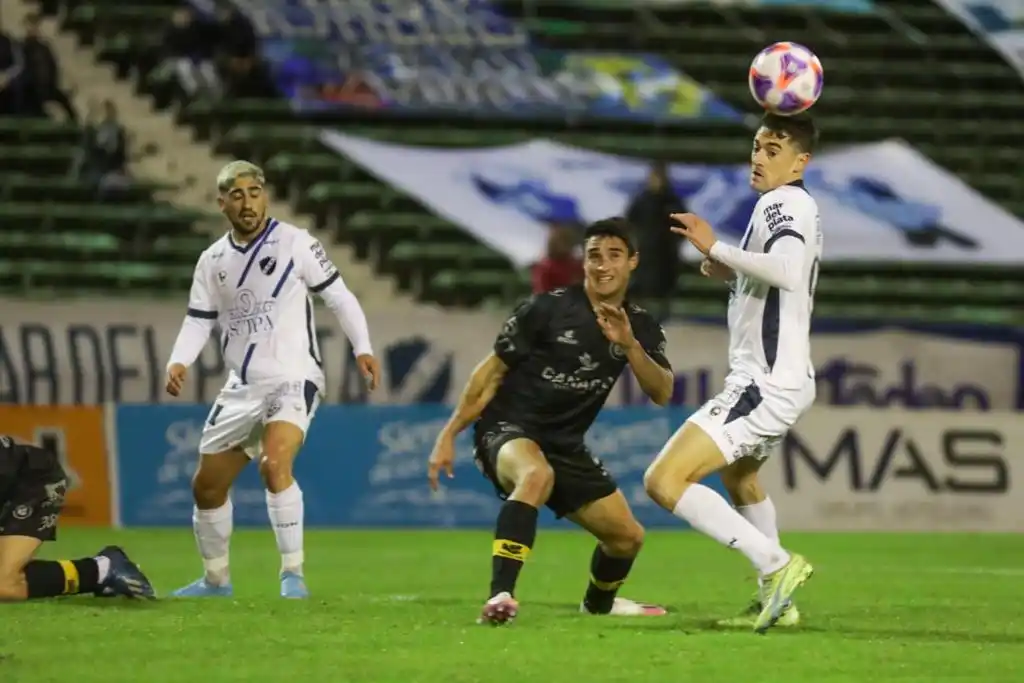 Alvarado tendría sólo un cambio obligado