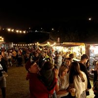 Al pie del Murallón, cientos de tandilenses y turistas disfrutaron del “Paseo de Semana Santa”