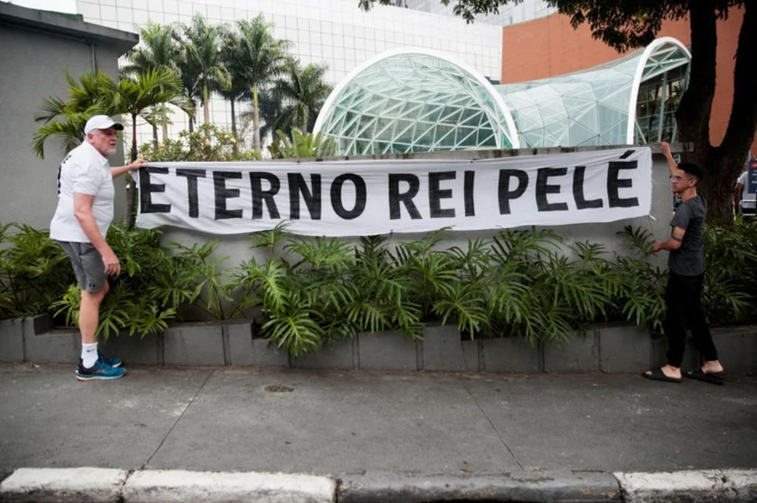 Pelé tendrá su despedida en el estadio del Santos