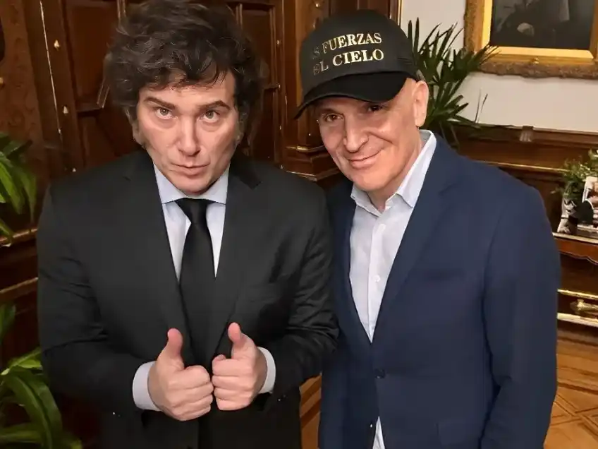 "Estoy muy orgulloso de que se sume a la pelea en la provincia para enfrentarse cara a cara con un mentiroso", señaló Milei en referencia a Kicillof.