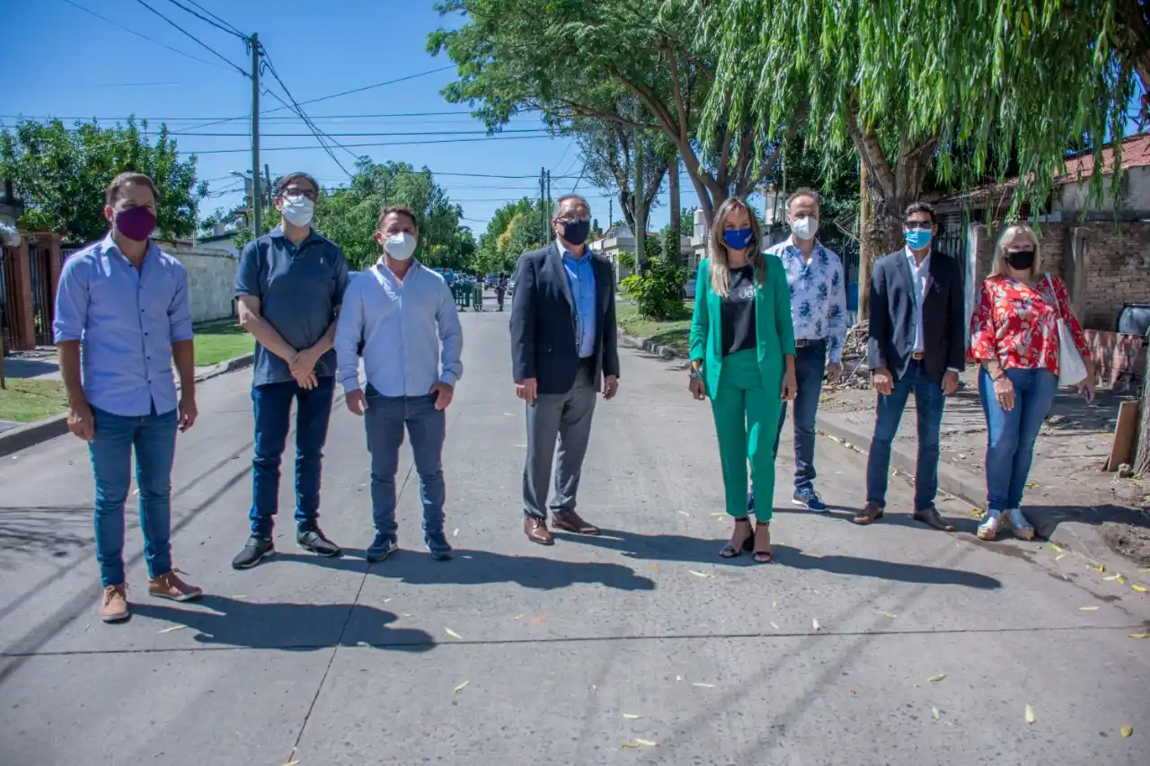 Galmarini y Descalzo inauguraron una red de agua potable que beneficia a más de 12.000 vecinos 