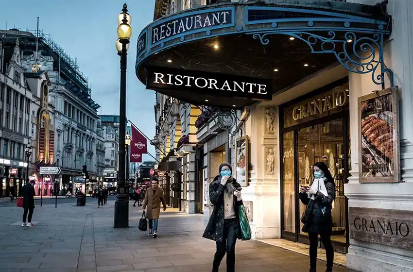 Mientras define nuevas medidas por el coronavirus, Italia reabre por un día