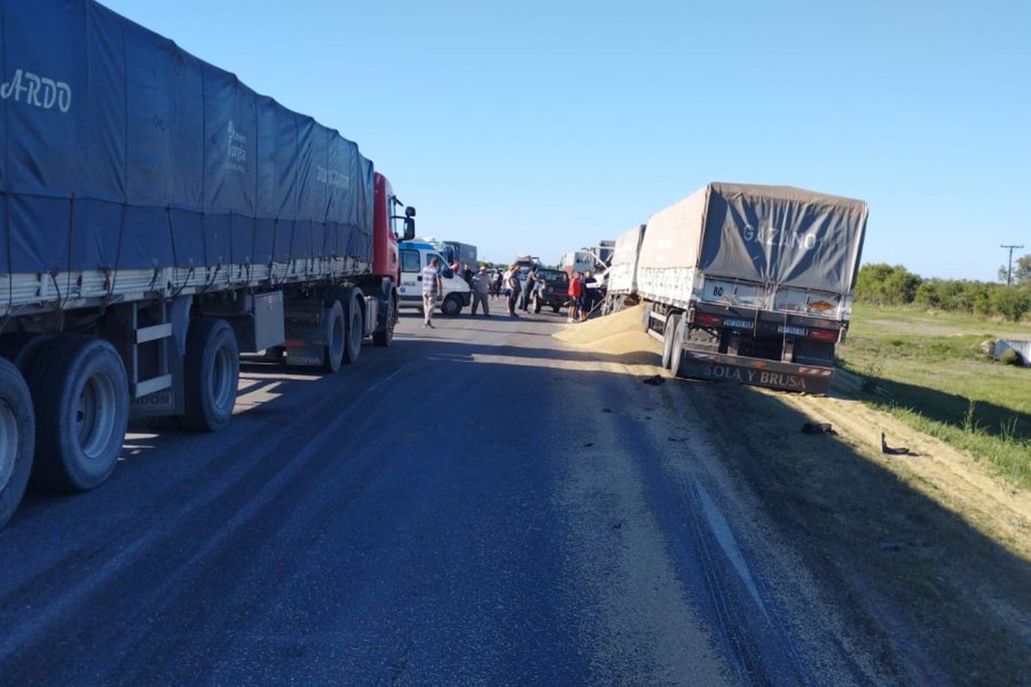 Fuerte accidente en la Ruta 34: choque en cadena de camiones