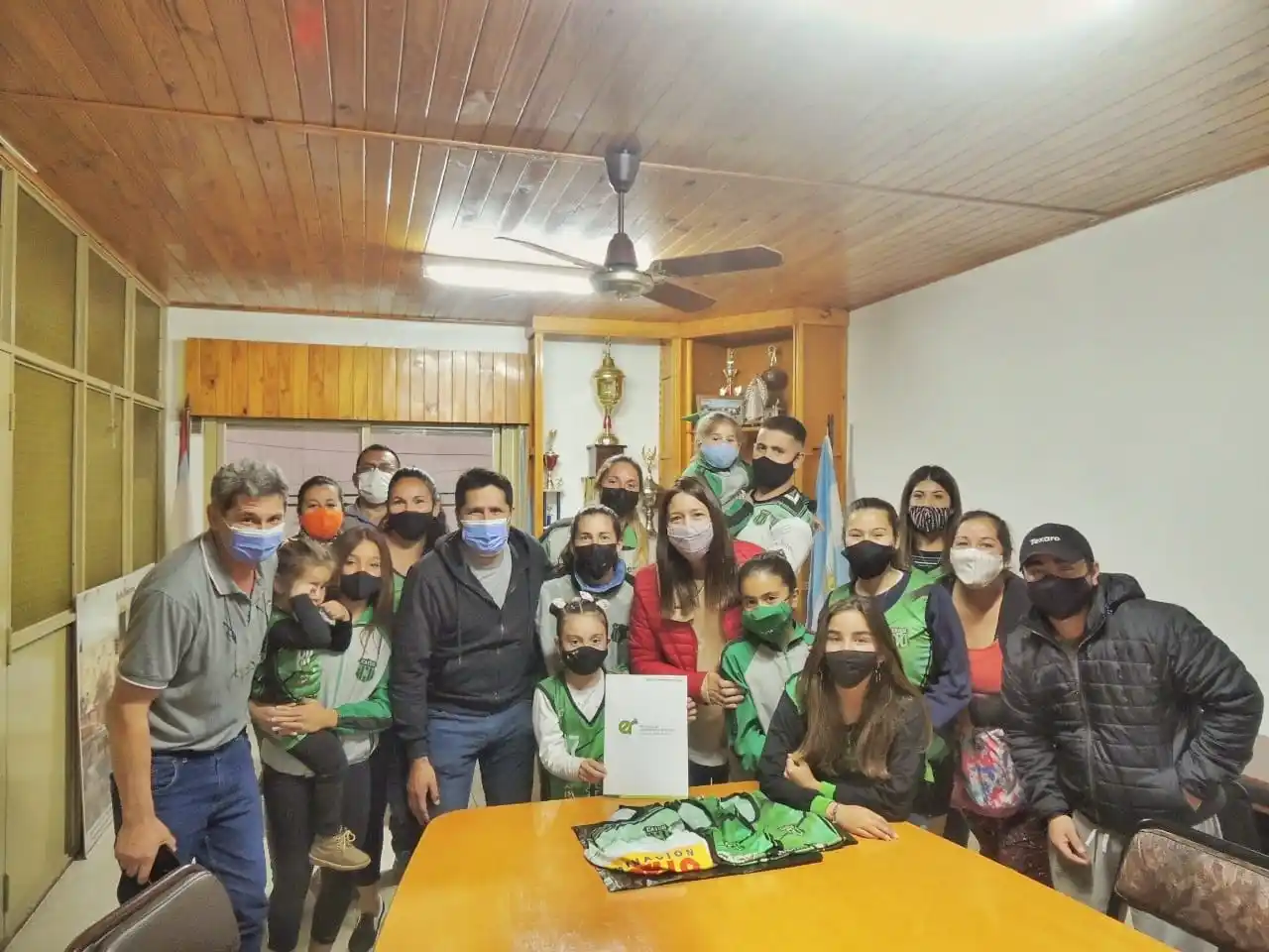 Rubattino entregó aportes a clubes de Gualeguay