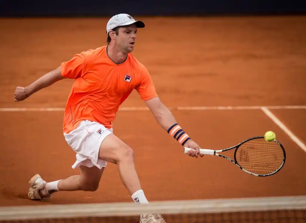 Extenuado, pero en semifinales