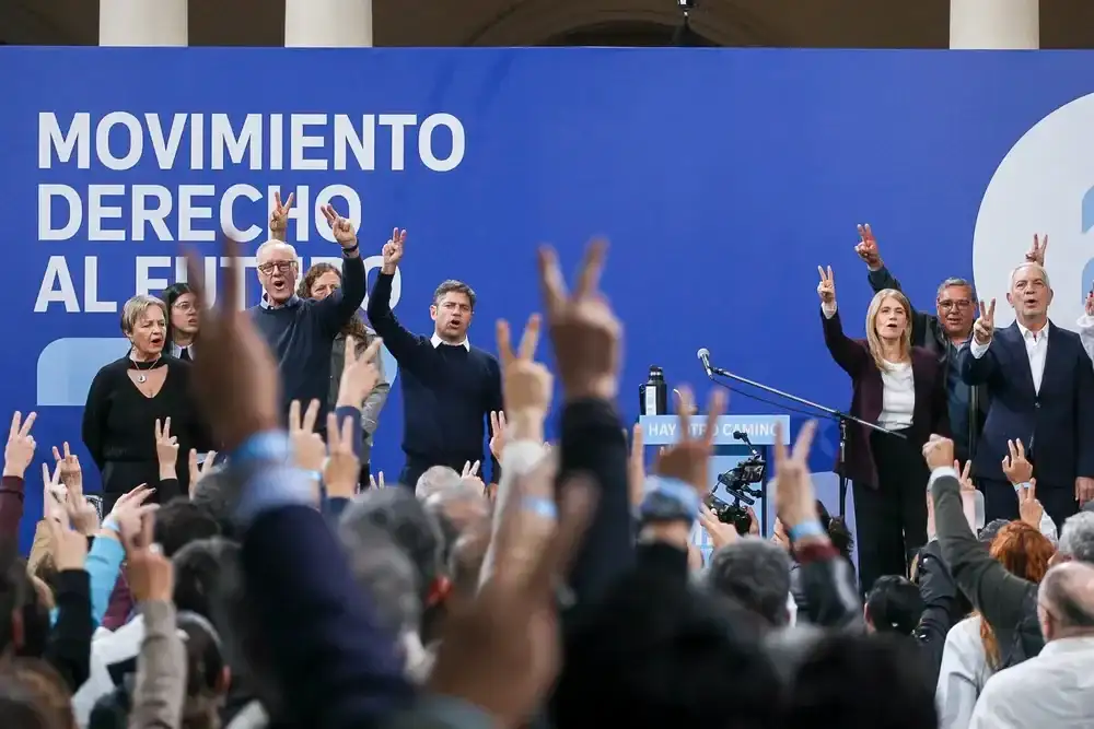 Axel Kicillof en el Pasaje Dardo Rocha, durante el lanzamiento del MDF Salud.