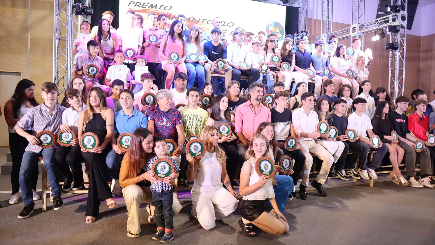 Se entregaron los Premios San Antonio de Padua