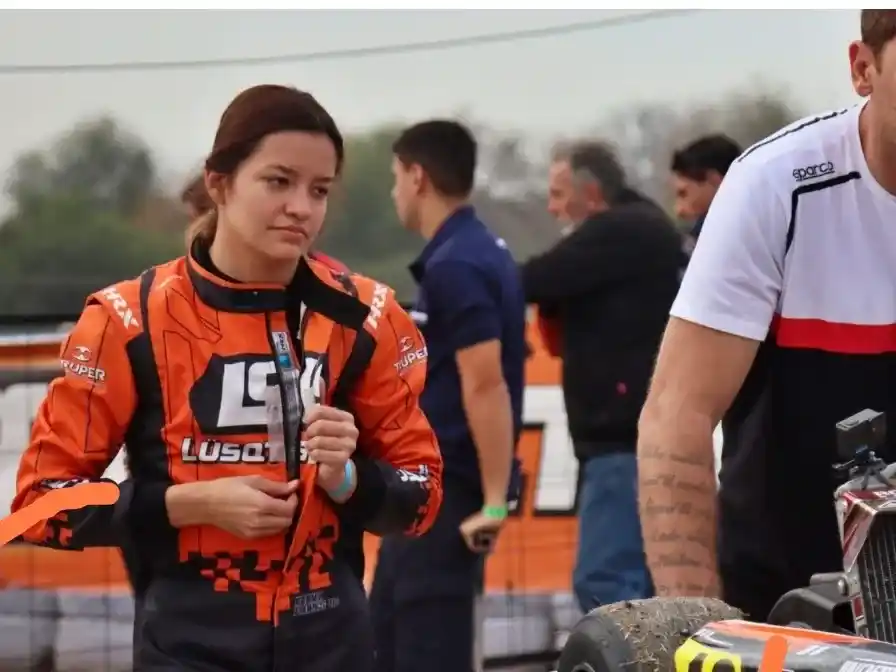 La piloto rafaelina Isabel Flores tuvo un grave accidente en Gualeguay y ya se recupera de sus lesiones.