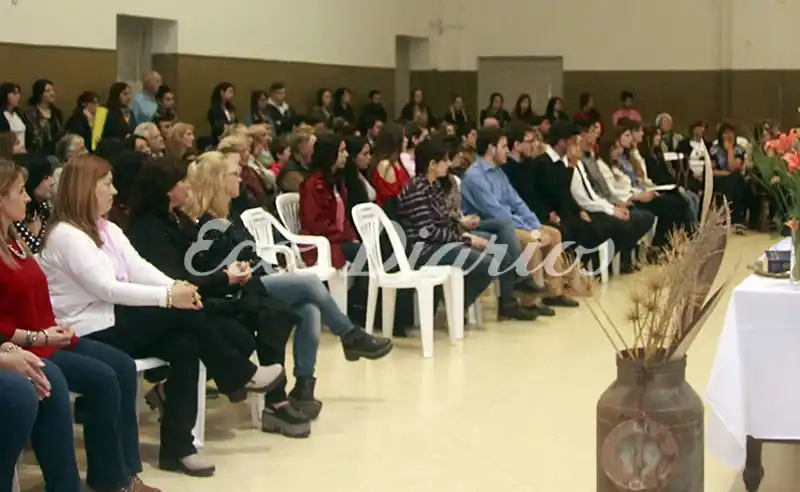 Nuevos profesionales recibieron sus diplomas