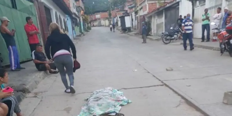 Asesinan a PoliMiranda para robarle su pistola en Guarenas