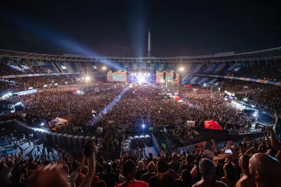 Un recital de La Renga en La Plata terminó con 50 intoxicaciones por sándwiches en mal estado