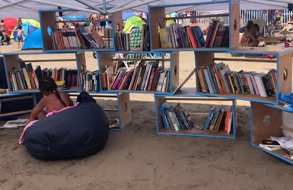 El Plan Nacional de Lecturas comenzó en Mar de Ajó su "gira" por la costa