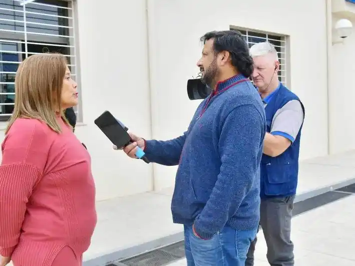 El gobernador saludó a los periodistas en su día