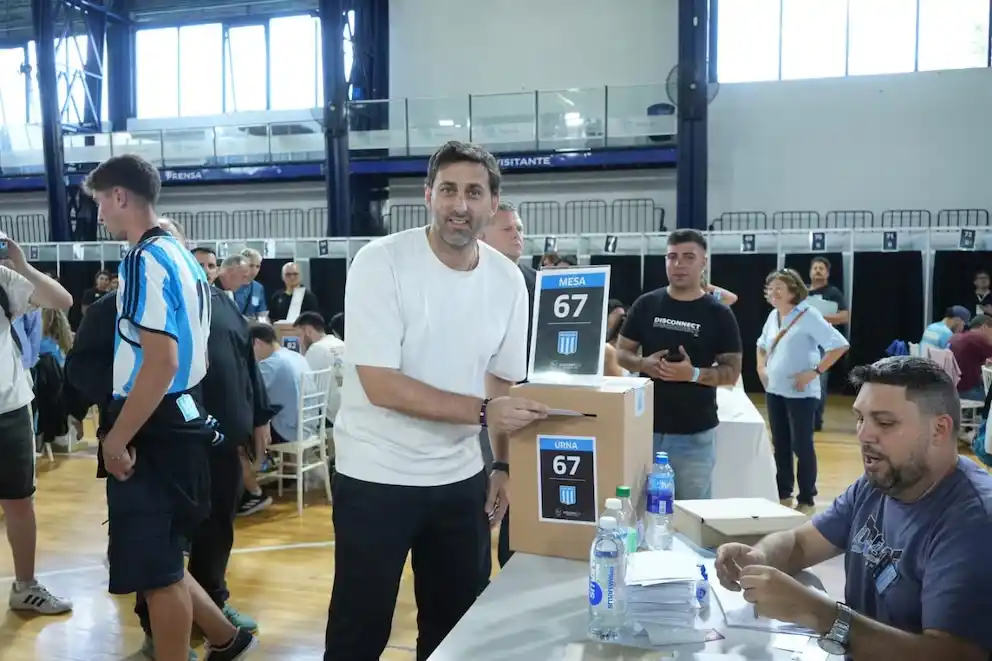 Diego Milito derrotó al oficialismo y se convirtió en el nuevo presidente de Racing
