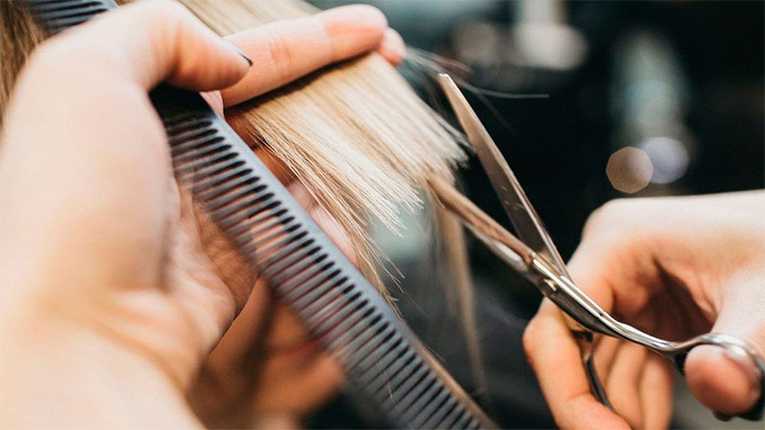 Tijera polémica: le cobraron casi 24.000 pesos en la peluquería y los denunció