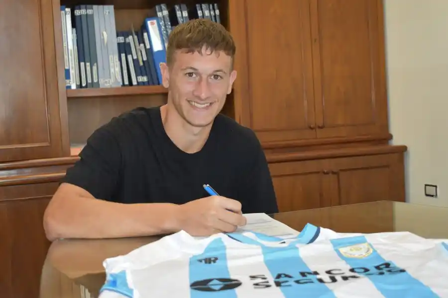 Jappert firmó su primer contrato(Prensa AR)