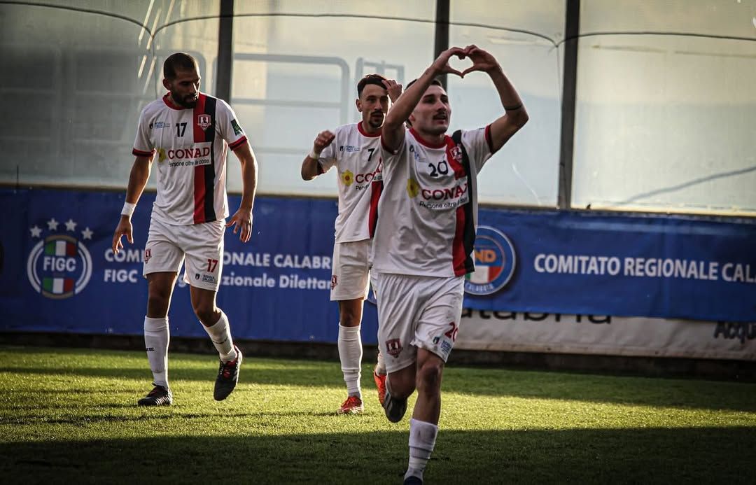 Rivadero se muda de club en Italia.