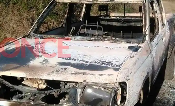 Encuentran a empleado bancario calcinado en su camioneta
