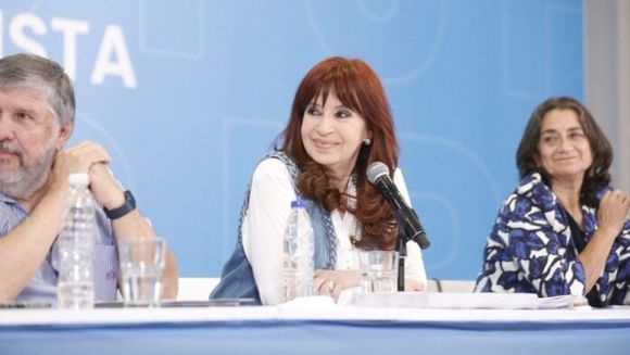 Cristina Kirchner reúne al PJ por el acuerdo con el FMI