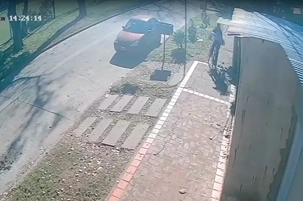 VIDEO | Robaron una bicicleta en barrio Sarmiento y la ofrecieron en venta por Facebook horas después