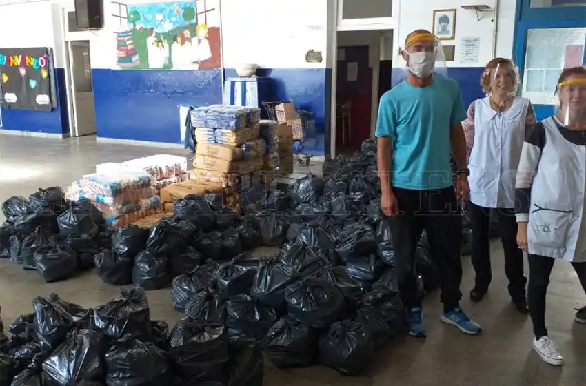 Entregaron viandas de alimentos en escuelas públicas