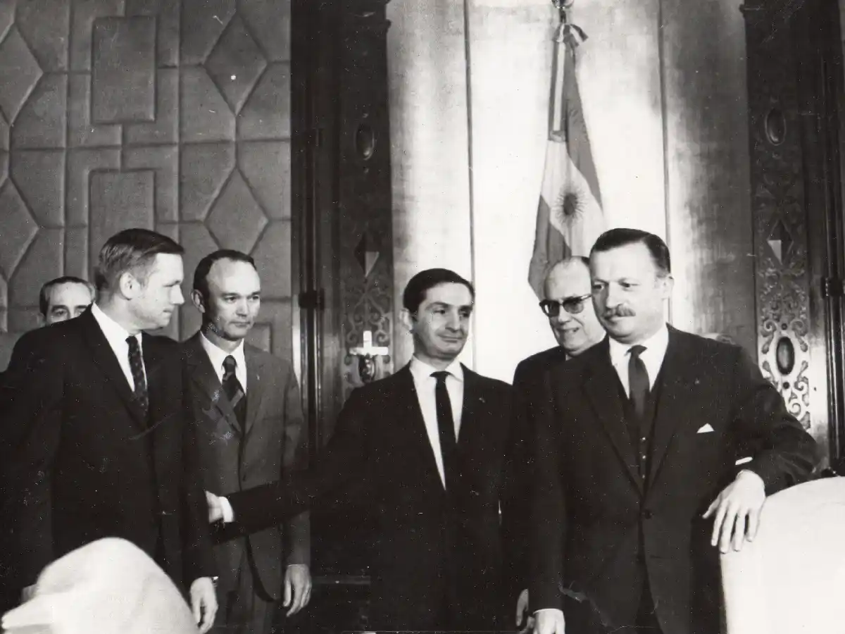 Armstrong y Collins, de la Luna a Buenos Aires casi sin escalas