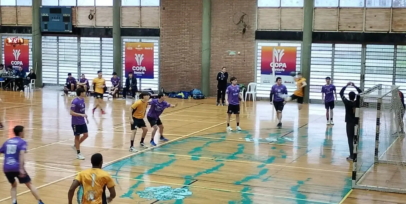 Péretz Amarillo y Alianza, en acción en el CEF N°29. Foto: Prensa Copa SF.