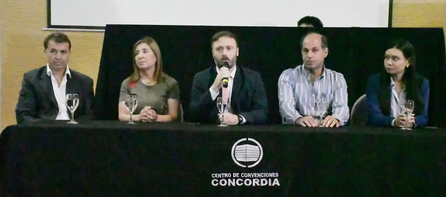 Azcué presidió el lanzamiento de la mesa local de desarrollo humano