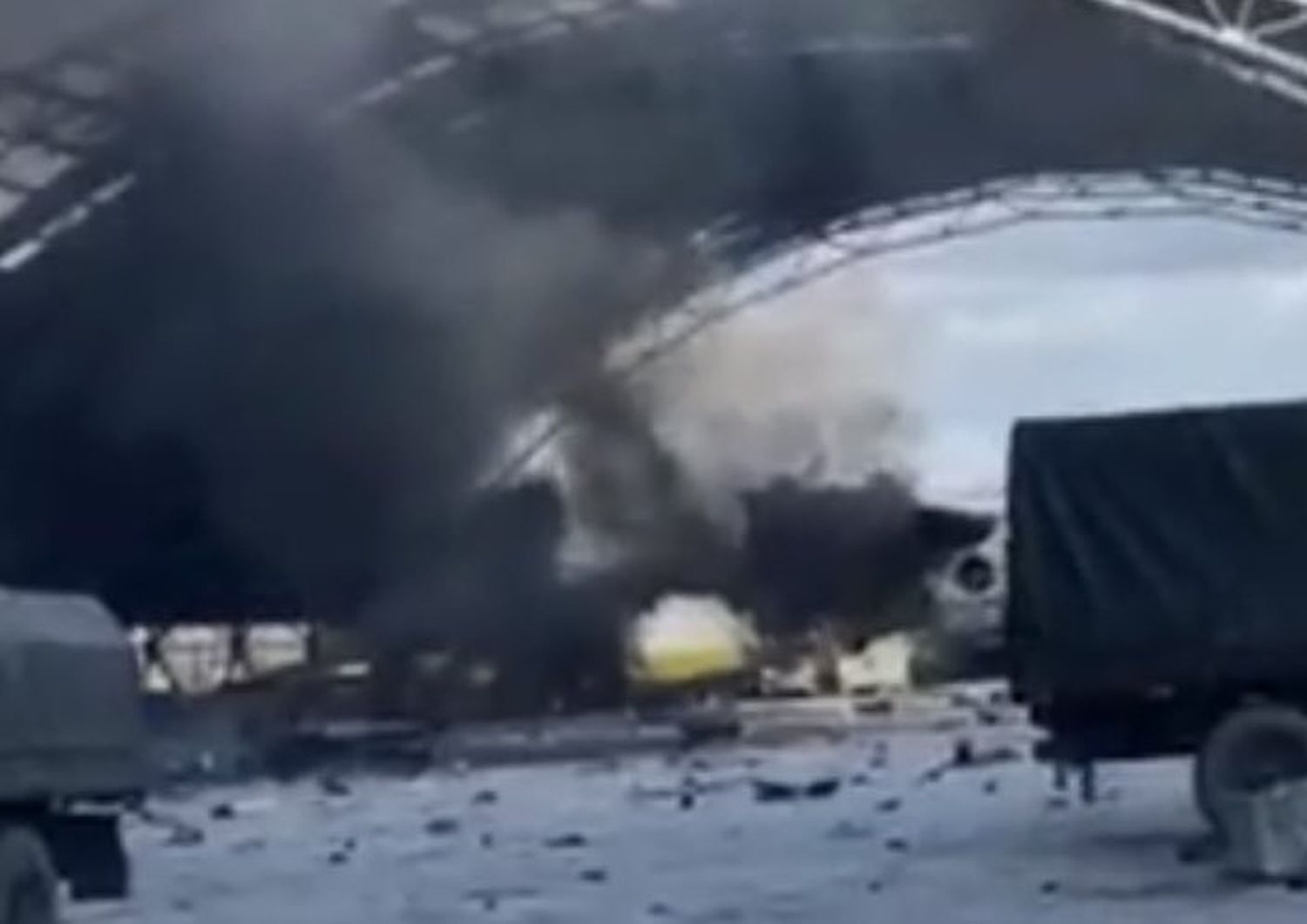 [Video]: First images confirming the destruction of the Antonov An-225