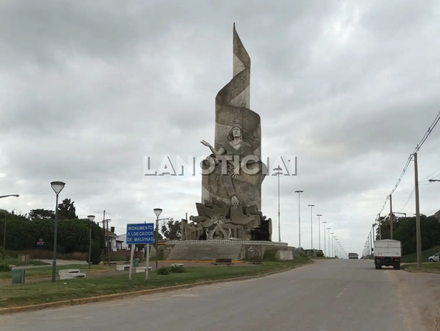 monumento a malvinas quequen
