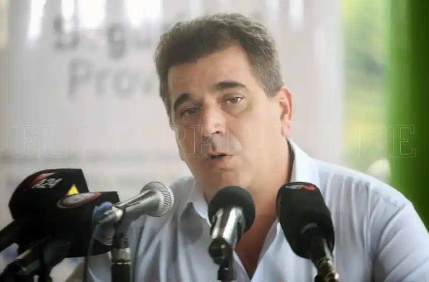 "Prefiero que los delincuentes estén adentro apretados y no afuera"