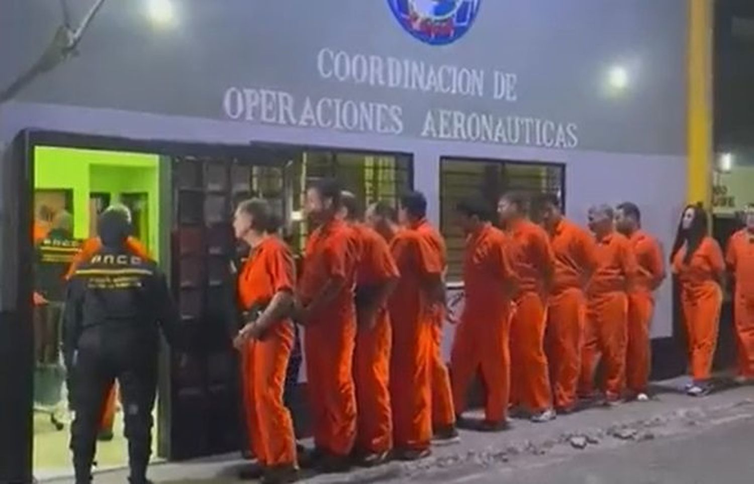 ¡DE TRAJE NARANJA! Asisten los chavistas acusados de corruptos a SU PRIMERA AUDIENCIA (+VIDEO)